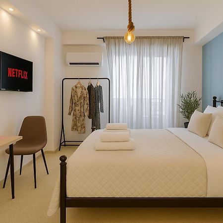 Stylish, Comfy Suite In The Heart Of Atena Exterior foto