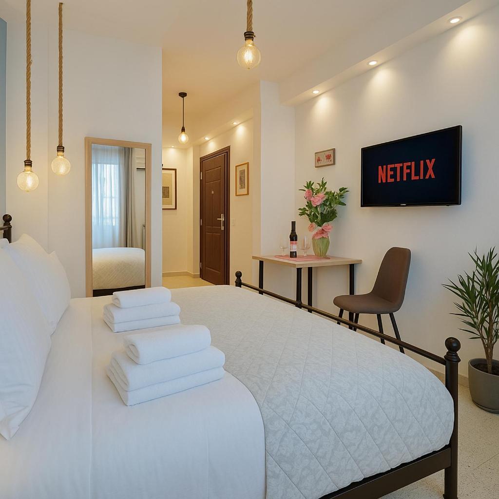 Stylish, Comfy Suite In The Heart Of Atena Exterior foto